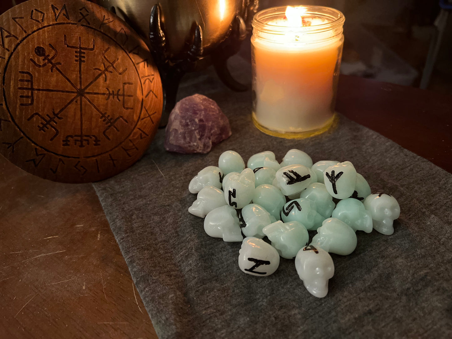 Glow In The Dark Skull Rune Set